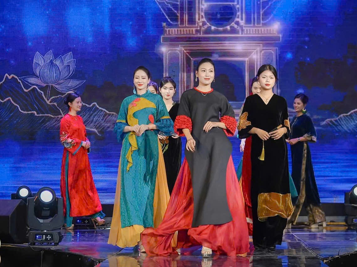 Lan toả nét đẹp áo dài truyền thống trong xu hướng hội nhập - ảnh 4