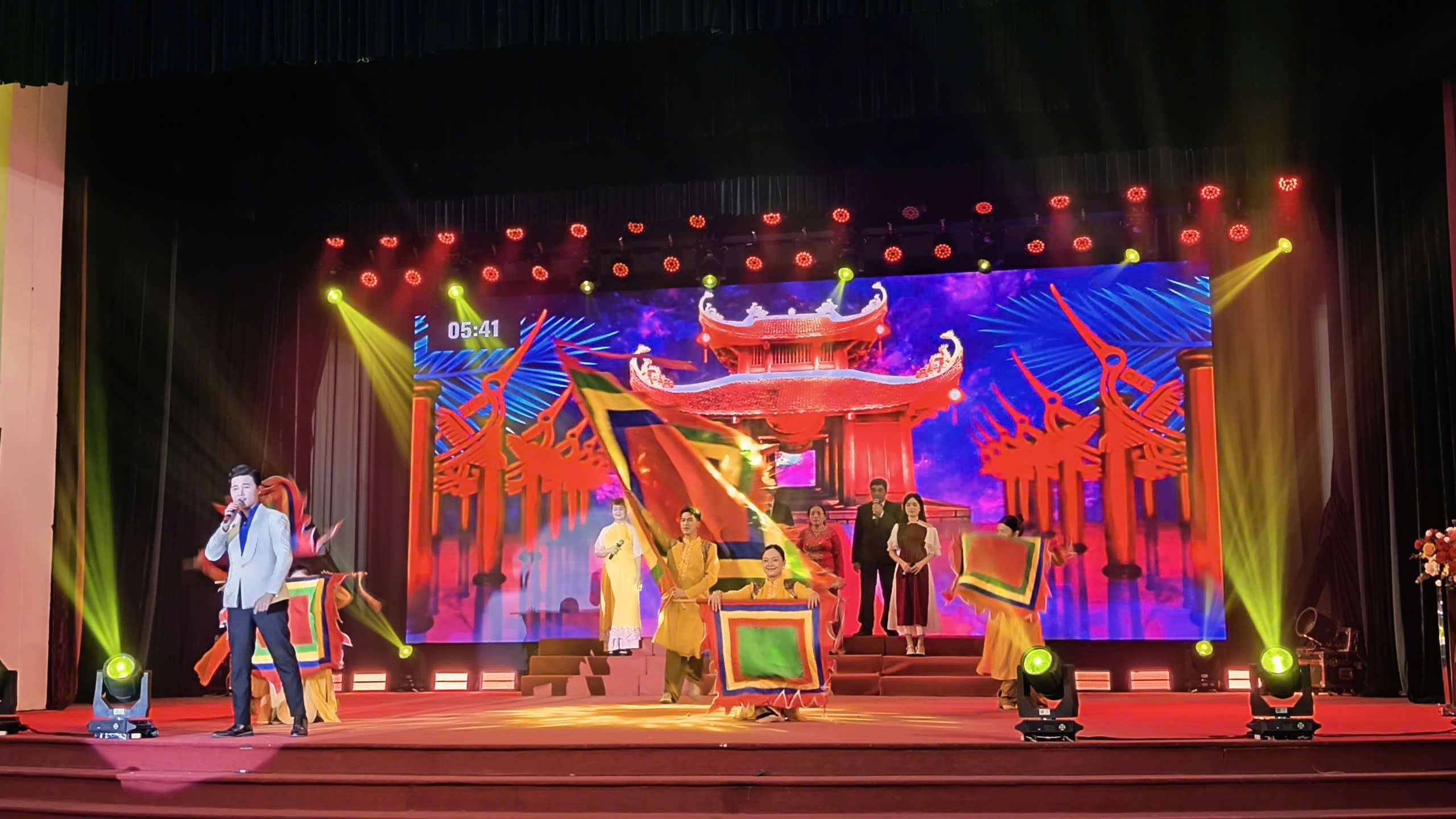 Lan tỏa phong trào thôn, tổ dân phố văn hóa tiêu biểu - ảnh 6