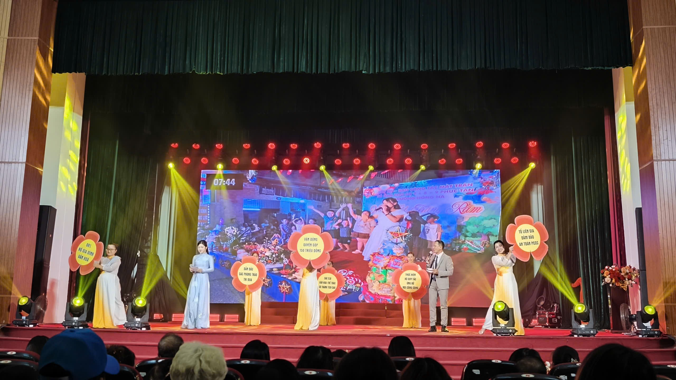 Lan tỏa phong trào thôn, tổ dân phố văn hóa tiêu biểu - ảnh 9