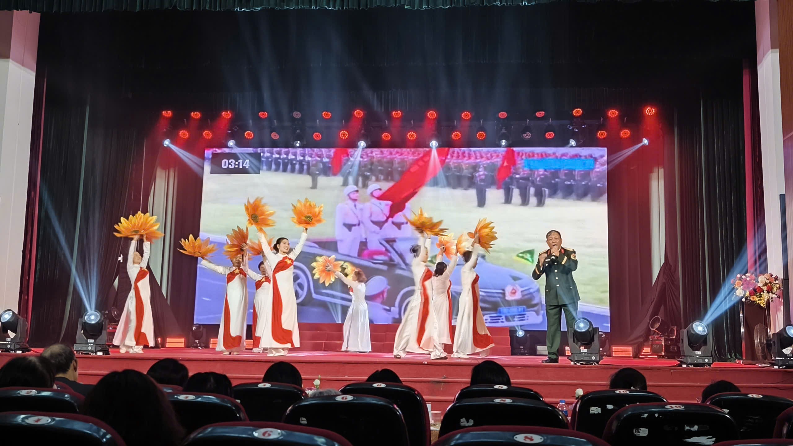 Lan tỏa phong trào thôn, tổ dân phố văn hóa tiêu biểu - ảnh 5