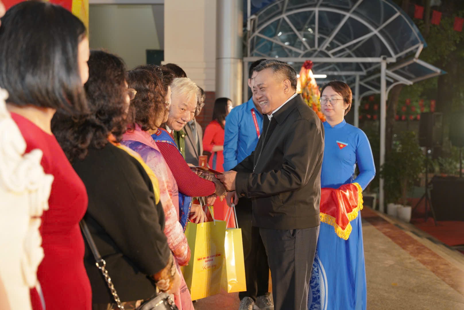 Ngày hội Đại đoàn kết phường Hai Bà Trưng: Lan tỏa tinh thần “tương thân tương ái” trong cộng đồng - ảnh 6
