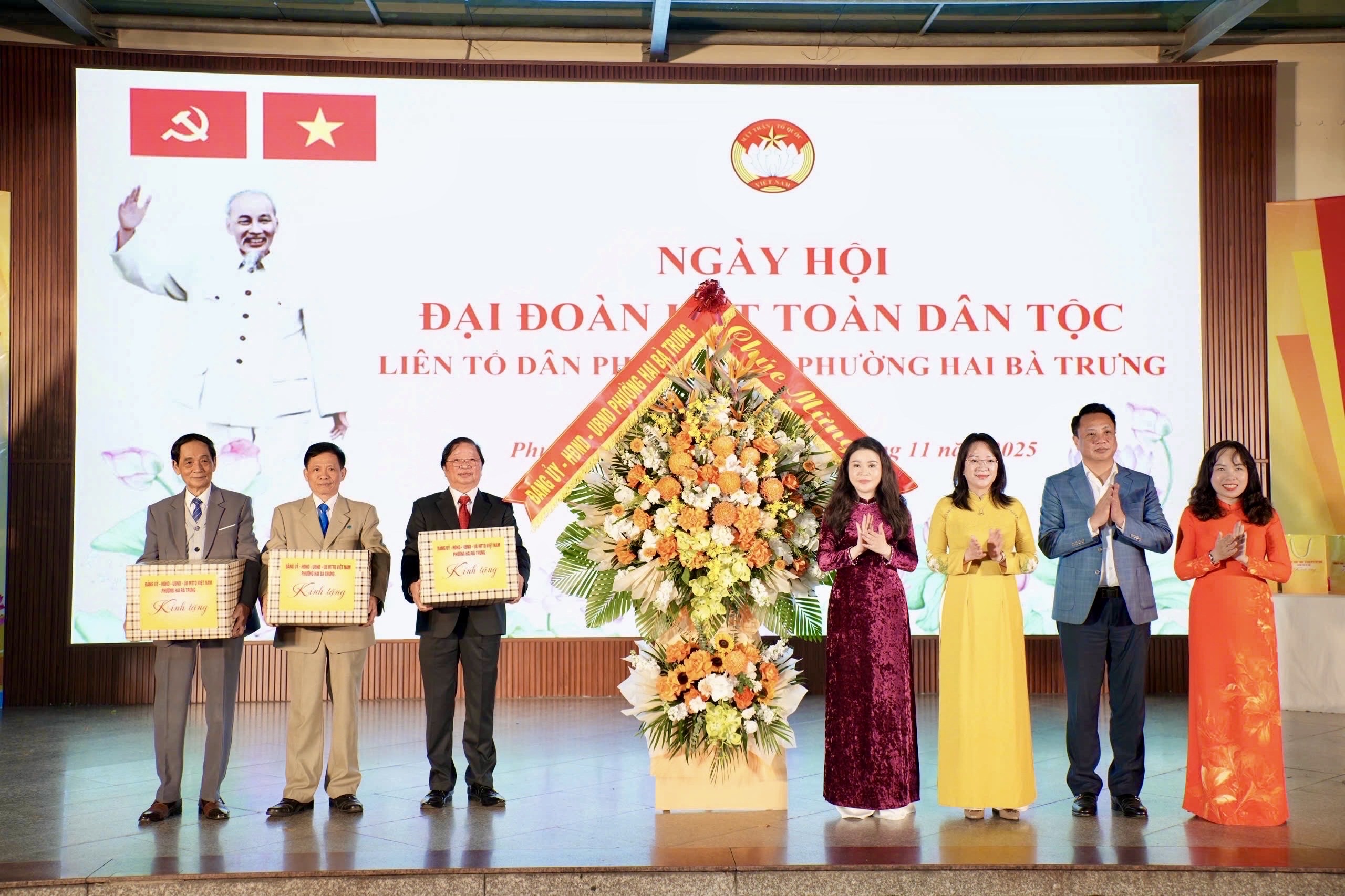 Ngày hội Đại đoàn kết phường Hai Bà Trưng: Lan tỏa tinh thần “tương thân tương ái” trong cộng đồng - ảnh 8