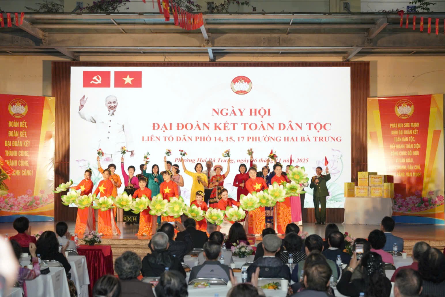 Ngày hội Đại đoàn kết phường Hai Bà Trưng: Lan tỏa tinh thần “tương thân tương ái” trong cộng đồng - ảnh 11