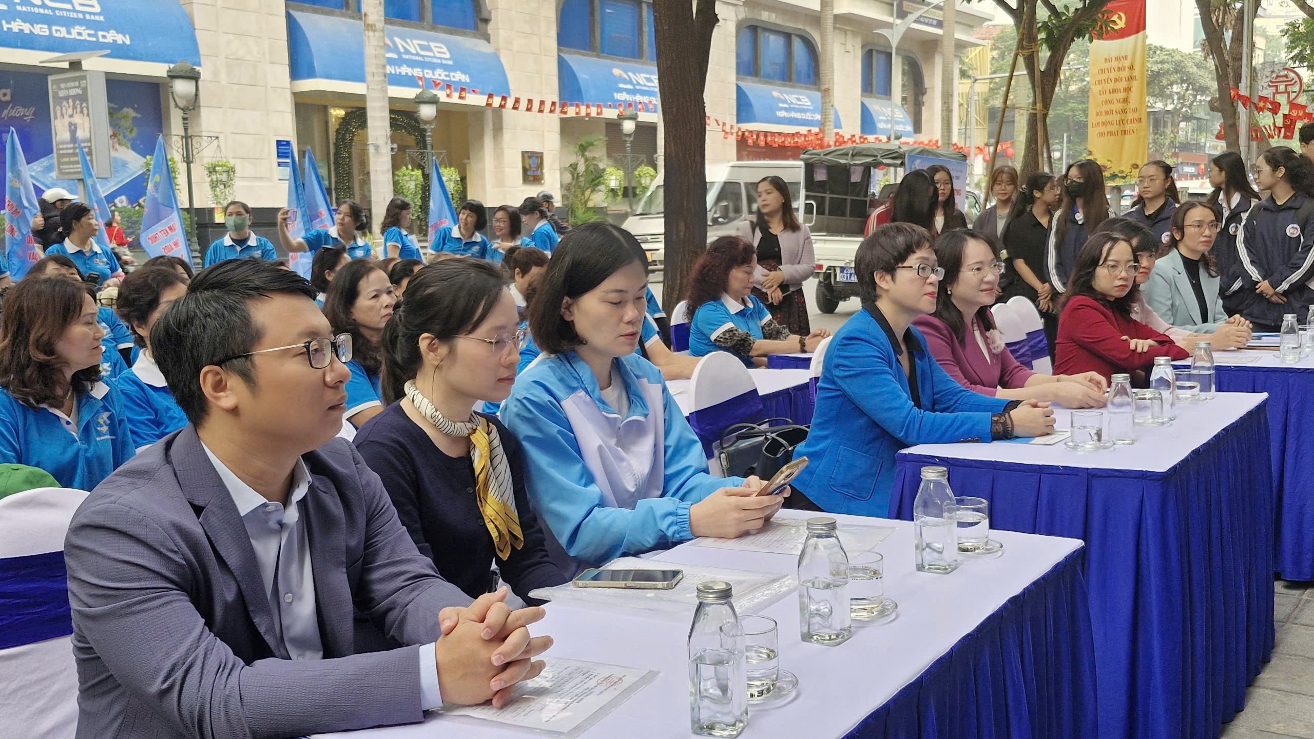 Phụ nữ Thủ đô chung tay thực hiện mục tiêu chấm dứt dịch bệnh HIV/AIDS - ảnh 2