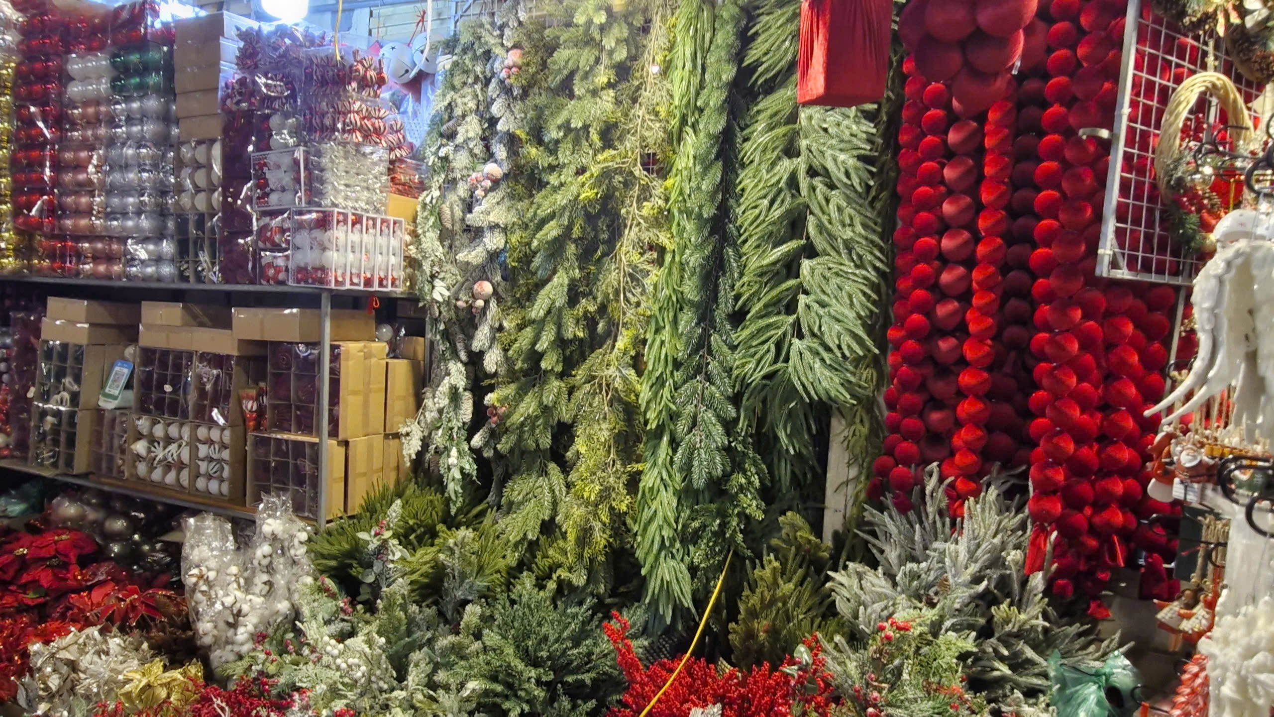 Phố Hàng Mã rực rỡ đón Giáng sinh - ảnh 2