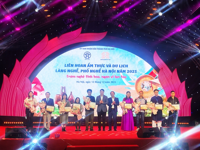 Hơn 30.000 lượt khách tham quan Liên hoan ẩm thực và du lịch làng nghề, phố nghề Hà Nội năm 2025 - ảnh 3