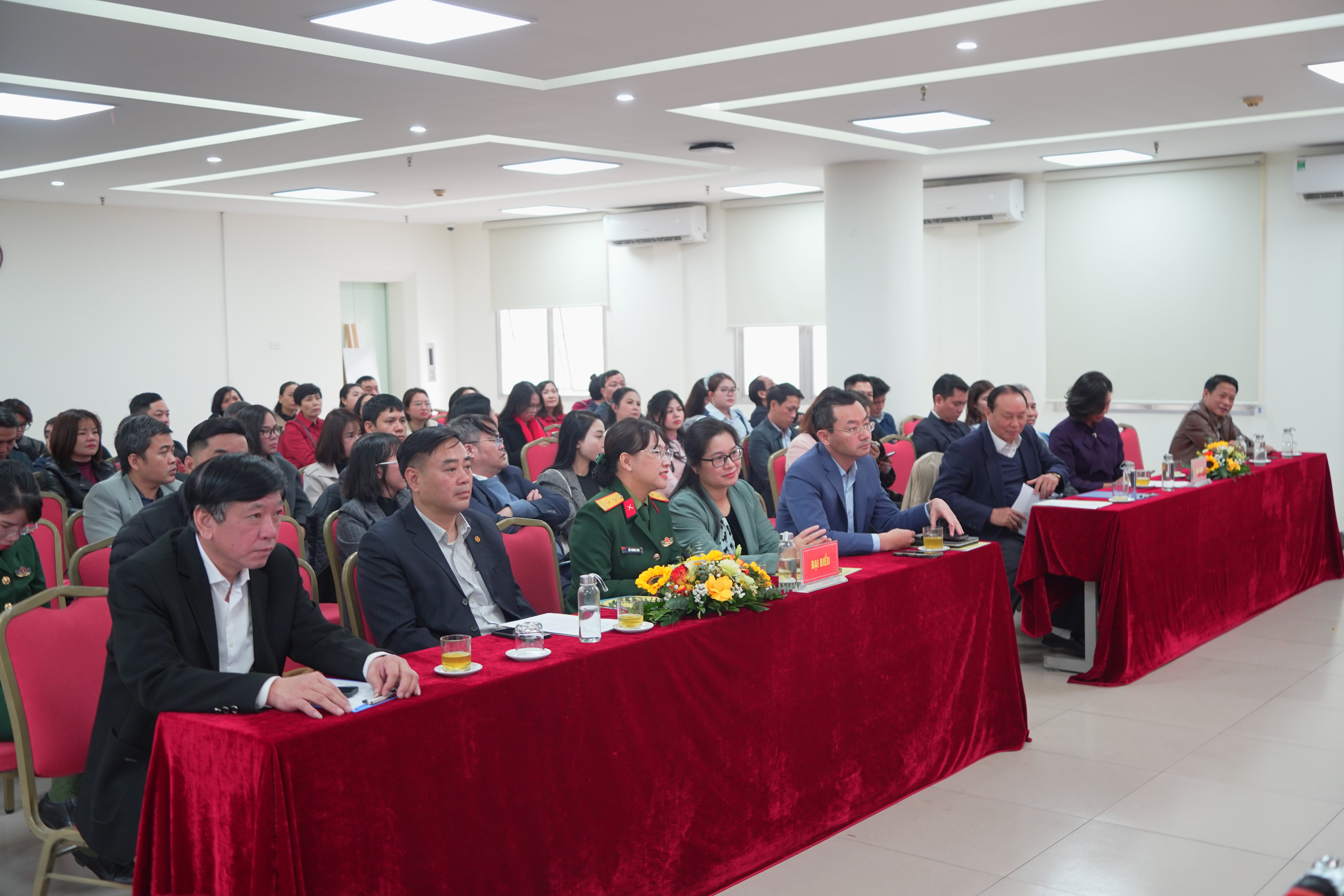 Trao giải Hội thi Cán bộ thư viện giỏi thành phố Hà Nội lần thứ II năm 2025 - ảnh 1