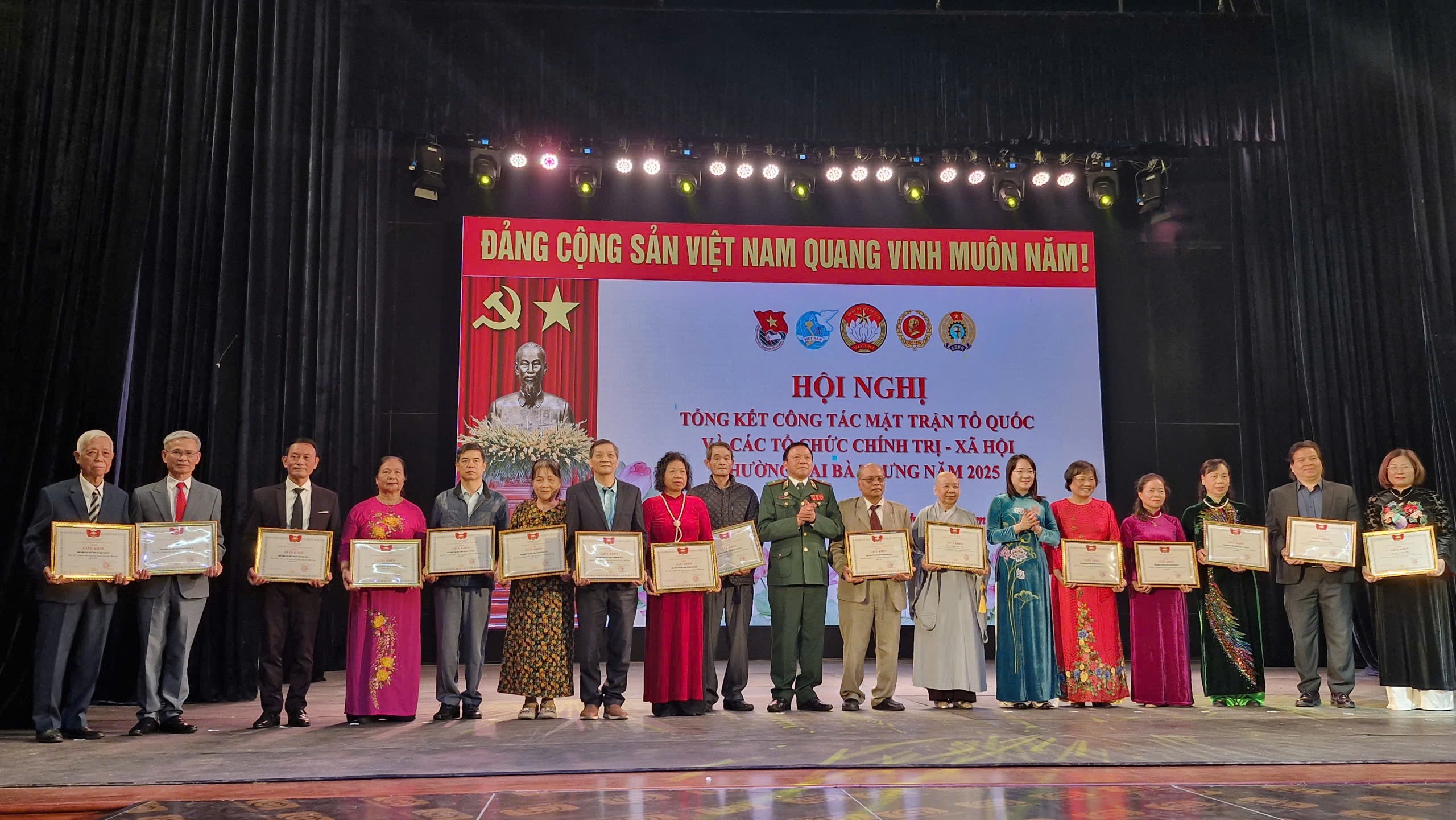 Phường Hai Bà Trưng: 154 tập thể, cá nhân được khen thưởng trong công tác mặt trận năm 2025 - ảnh 3