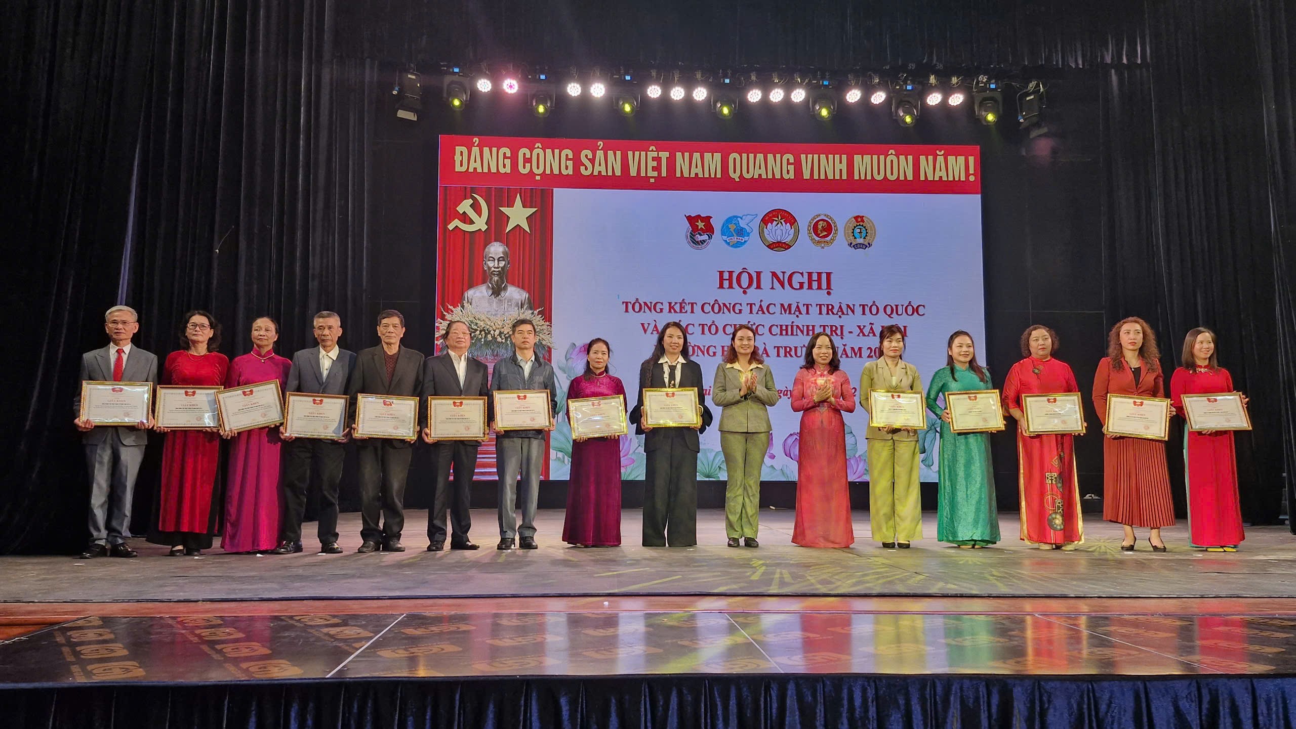 Phường Hai Bà Trưng: 154 tập thể, cá nhân được khen thưởng trong công tác mặt trận năm 2025 - ảnh 7