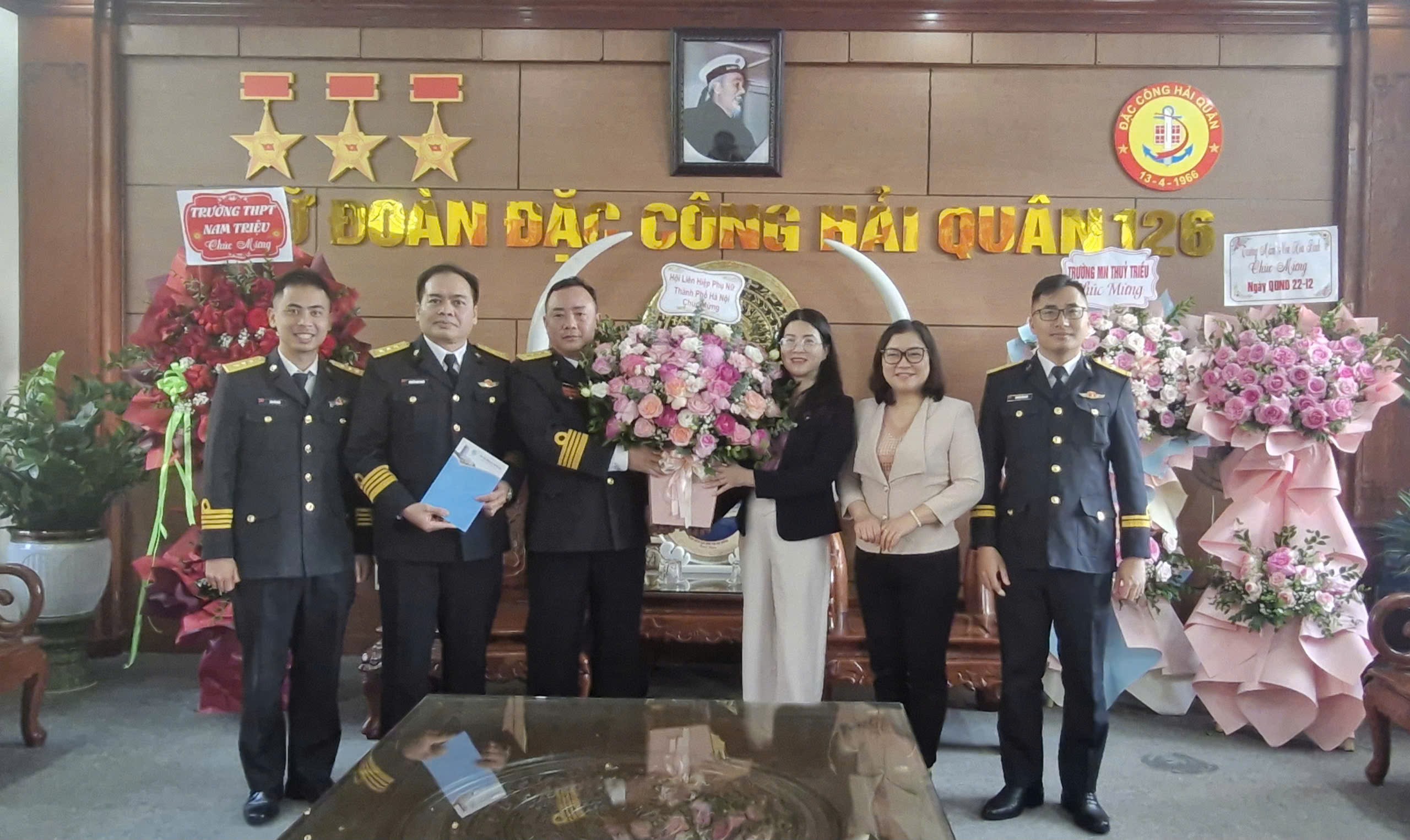 Thăm, chúc mừng Lữ đoàn Đặc công Hải quân 126 nhân ngày truyền thống Quân đội nhân dân Việt Nam 22/12 - ảnh 1