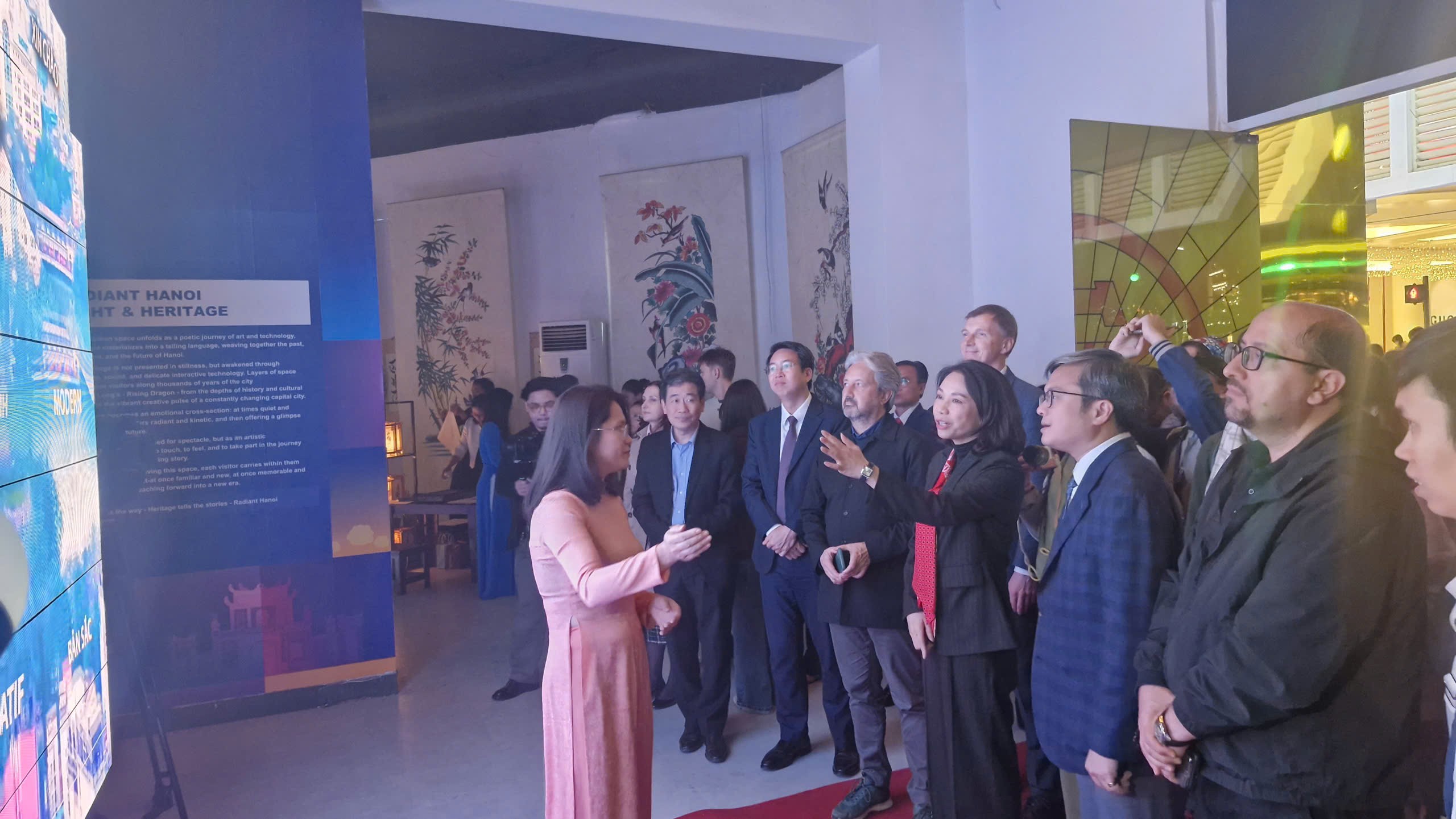  Khai mạc Không gian triển lãm số “Hà Nội Rạng Rỡ - Ánh sáng và Di sản” - ảnh 5