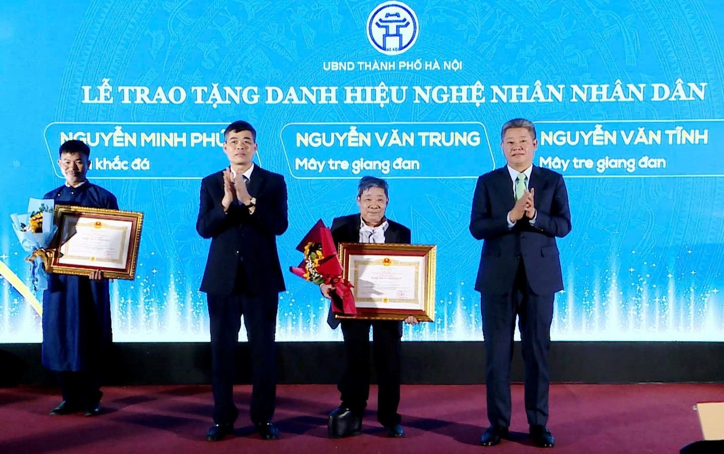 Hà Nội có tổng cộng 450 nghệ nhân được trao tặng danh hiệu qua các thời kỳ - ảnh 1