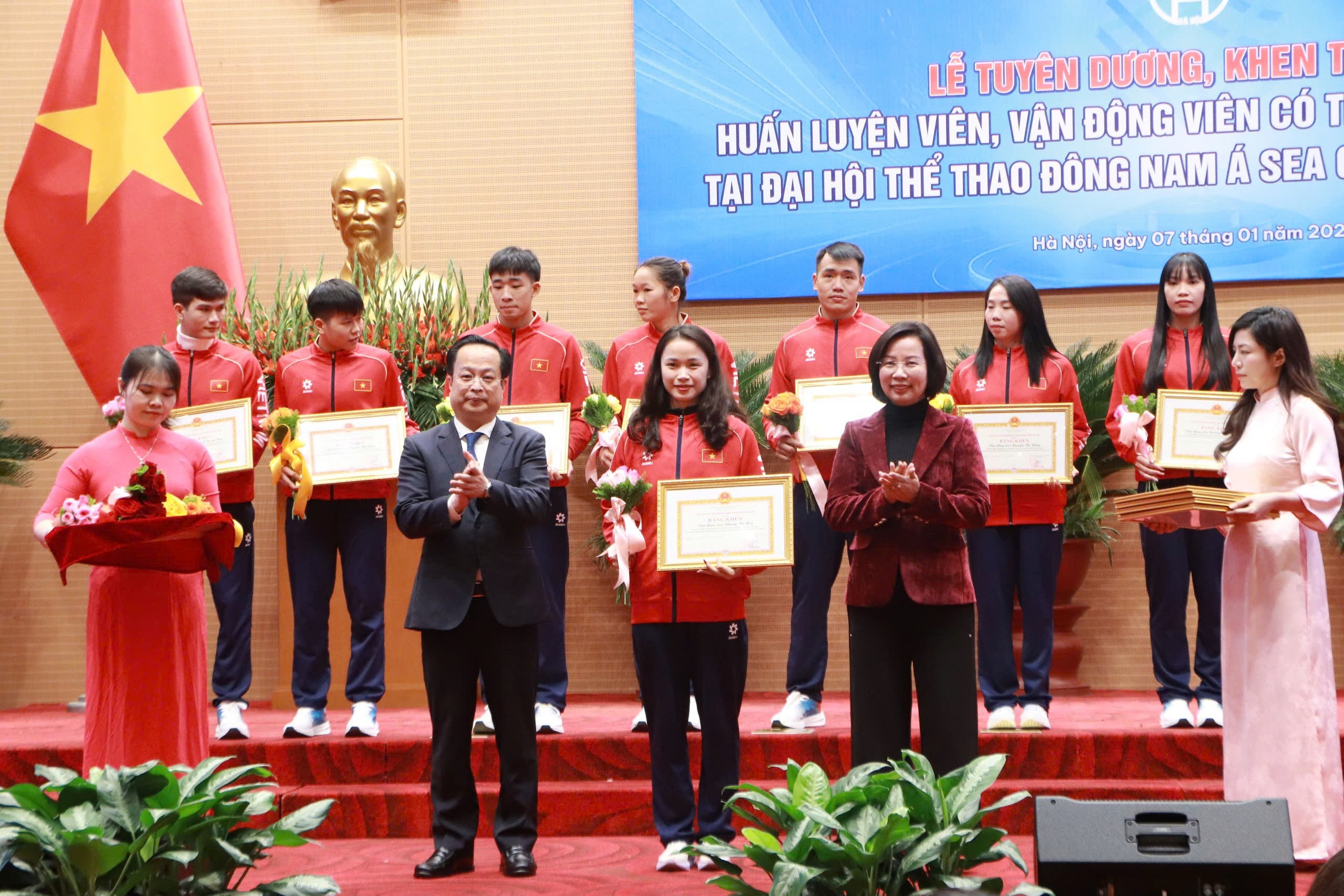 Tuyên dương khen thưởng HLV, VĐV Hà Nội đạt thành tích cao tại SEA Games 33 - ảnh 6