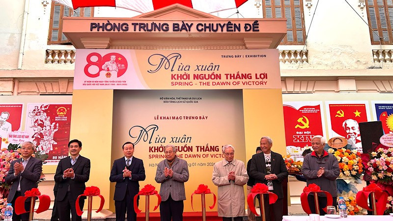 “Mùa Xuân - Khởi nguồn thắng lợi” - Lần đầu công bố nhiều hiện vật quý - ảnh 1