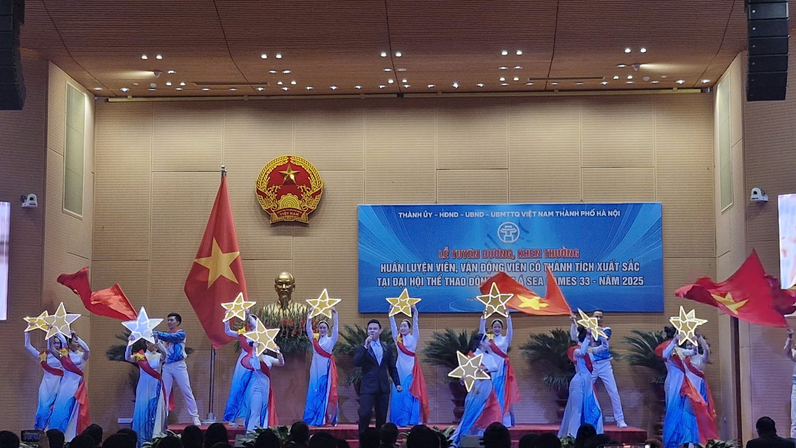 Tuyên dương khen thưởng HLV, VĐV Hà Nội đạt thành tích cao tại SEA Games 33 - ảnh 8