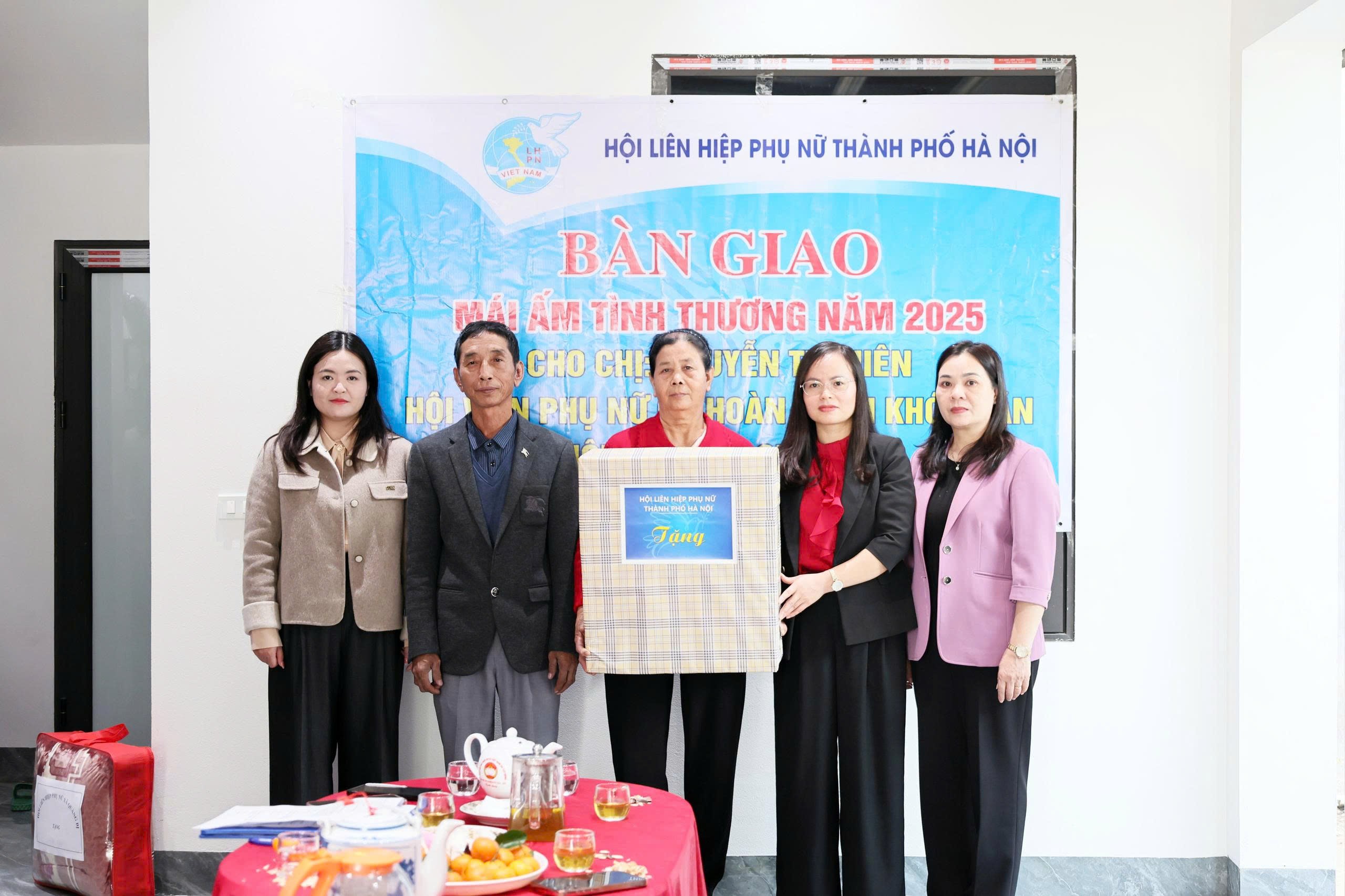 Hội LHPN Hà Nội: Hỗ trợ kinh phí xây “Mái ấm tình thương” cho hội viên có hoàn cảnh khó khăn - ảnh 3