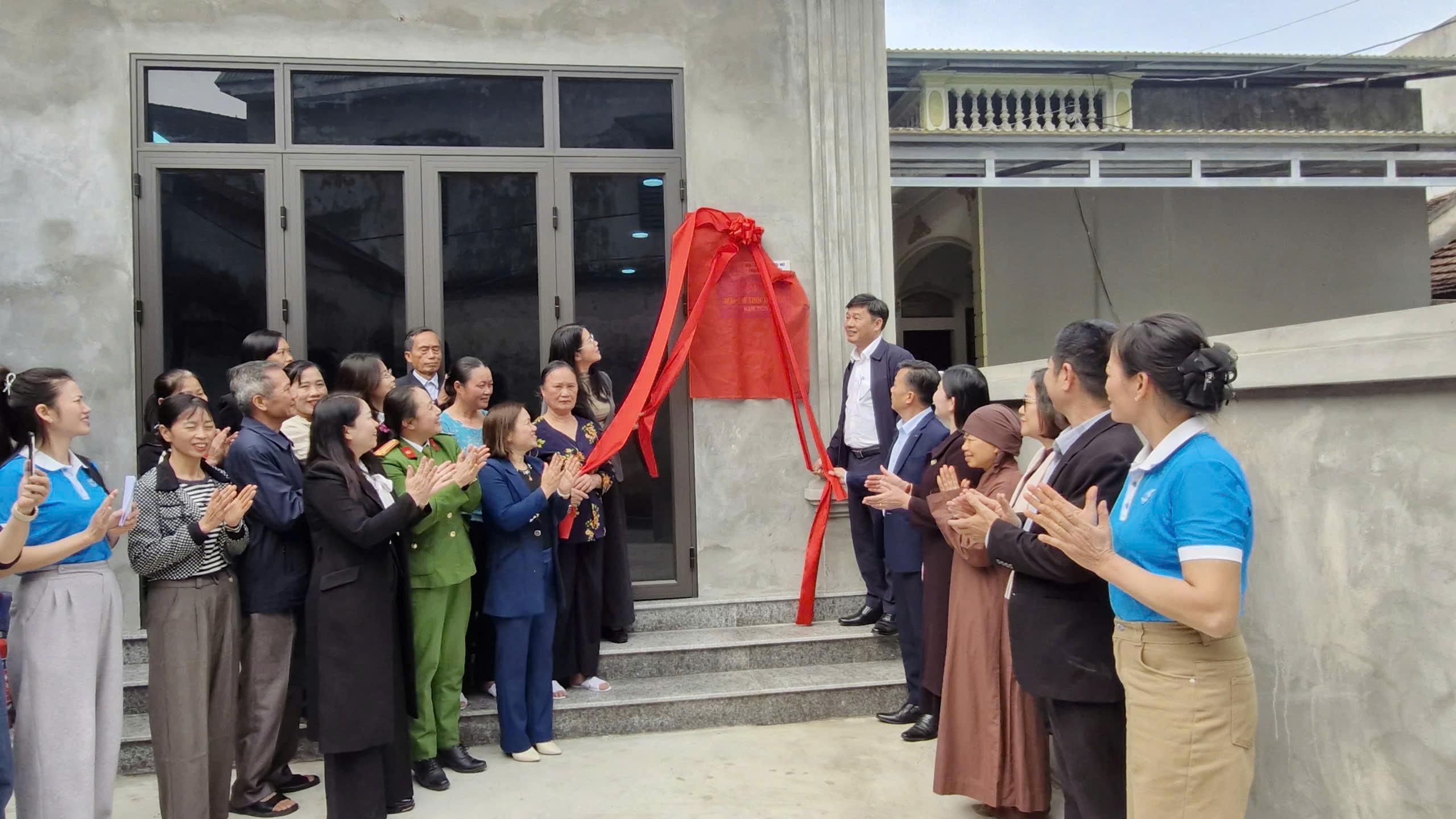 Hội LHPN Hà Nội: Hỗ trợ kinh phí xây “Mái ấm tình thương” cho hội viên có hoàn cảnh khó khăn - ảnh 5