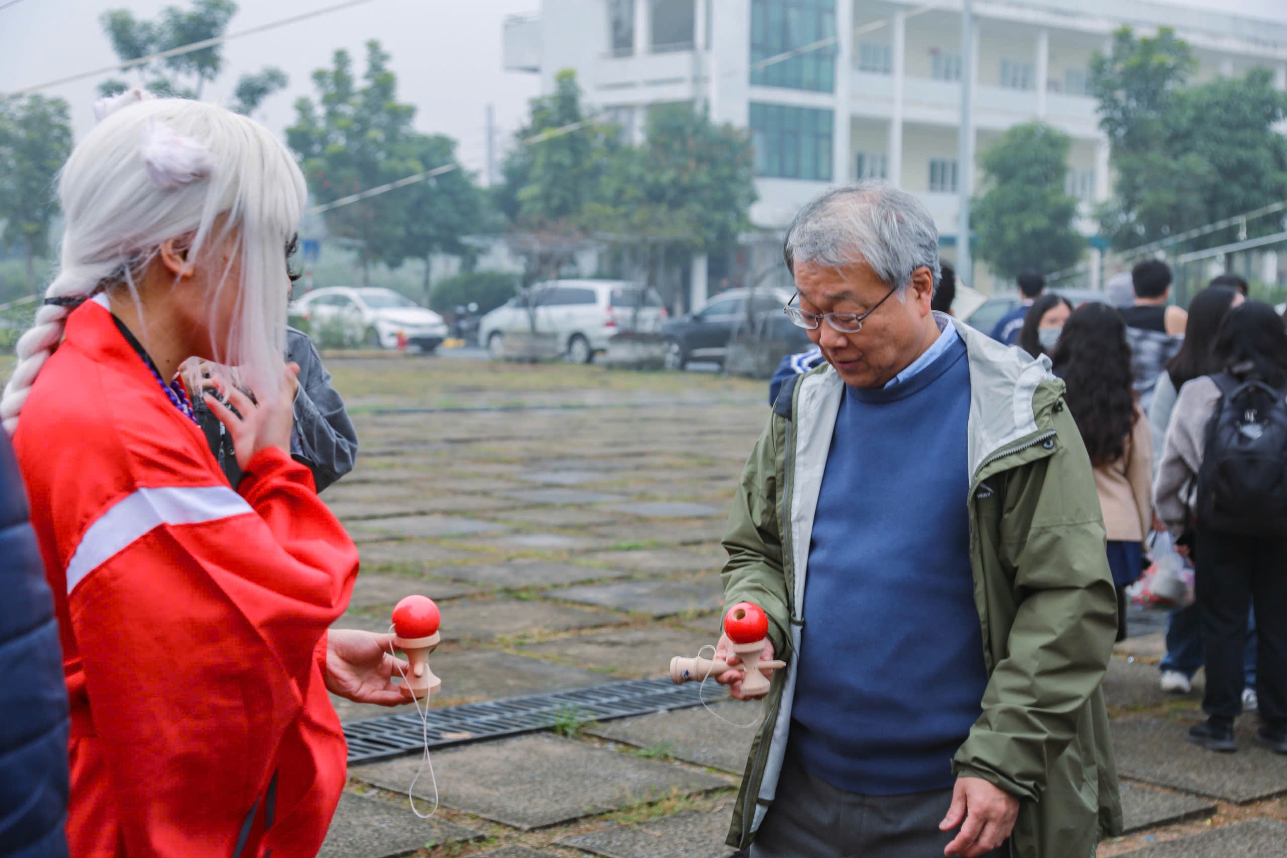 Sinh viên Trường Đại học Việt Nhật đón Tết cổ truyền  - ảnh 1