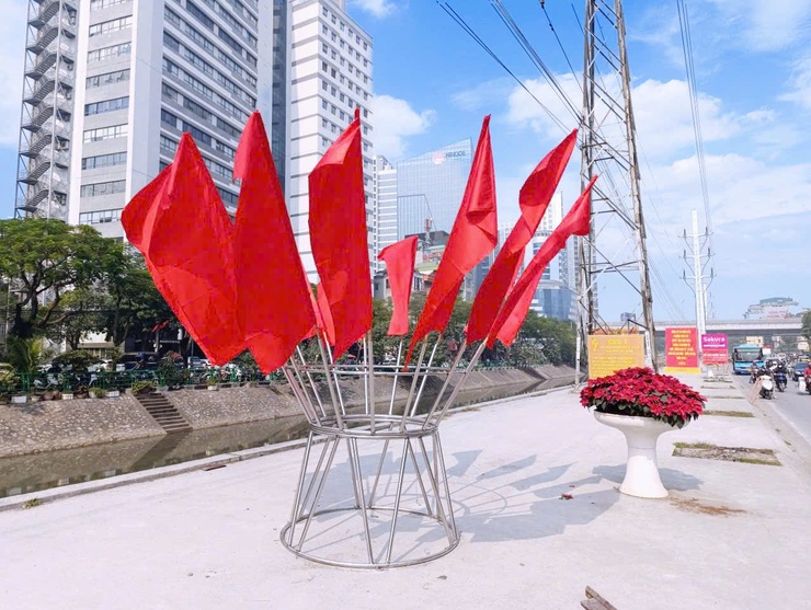 Phường Vĩnh Tuy đẩy mạnh tuyên truyền chào mừng Đại hội Đại biểu toàn quốc lần thứ XIV của Đảng - ảnh 3