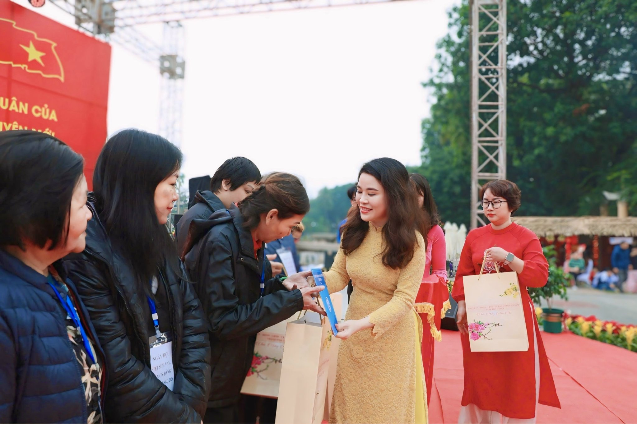 Phường Hai Bà Trưng: Rộn ràng “Tết sum vầy - Xuân ơn Đảng” năm 2026 - ảnh 3