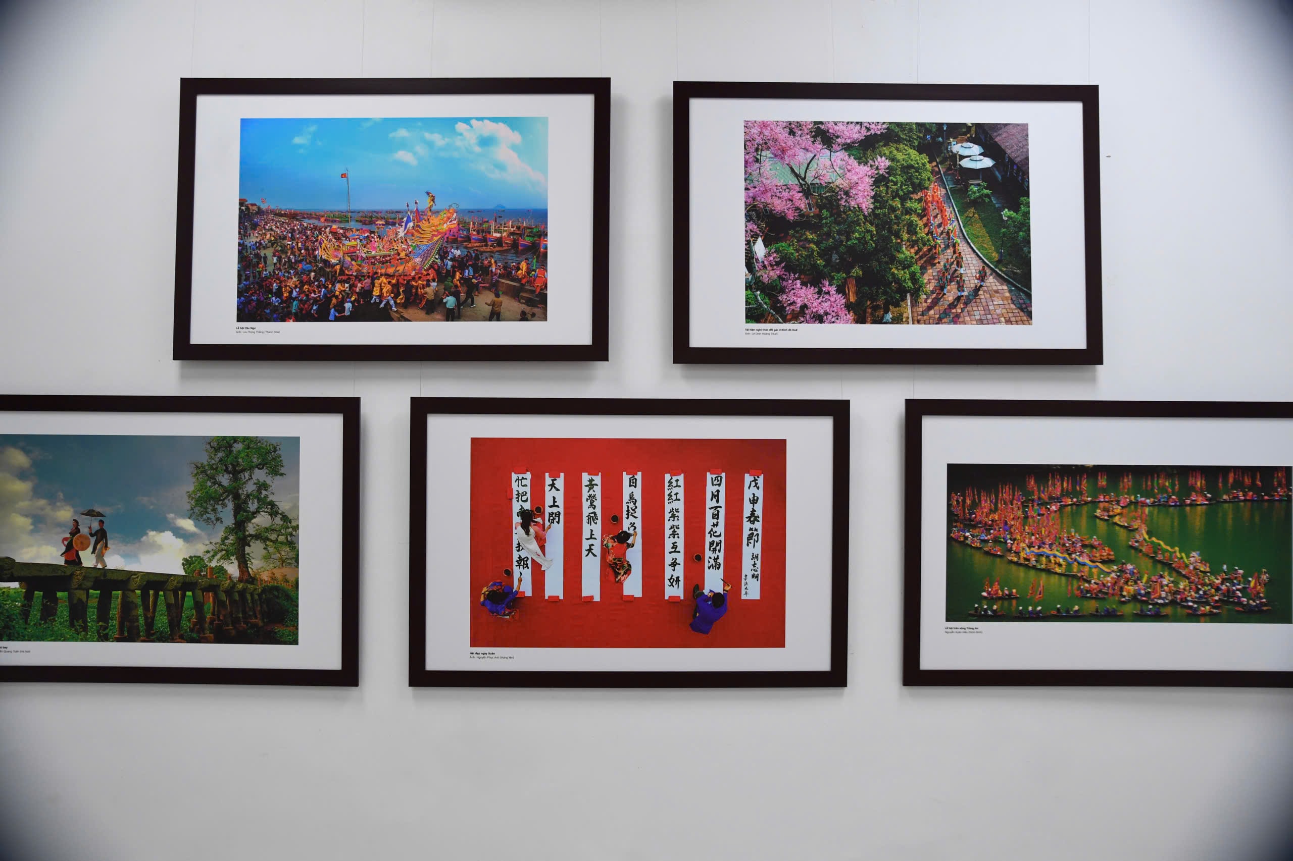 Triển lãm ảnh 'Mừng Đảng, mừng xuân và chào mừng thành công Đại hội lần thứ XIV của Đảng' - ảnh 3