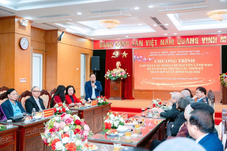 Gặp mặt các đồng chí nguyên lãnh đạo quận Hai Bà Trưng (cũ) qua các thời kỳ nhân dịp Tết Nguyên đán Bính Ngọ . - ảnh 2