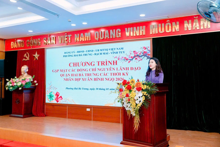 Gặp mặt các đồng chí nguyên lãnh đạo quận Hai Bà Trưng (cũ) qua các thời kỳ nhân dịp Tết Nguyên đán Bính Ngọ . - ảnh 1