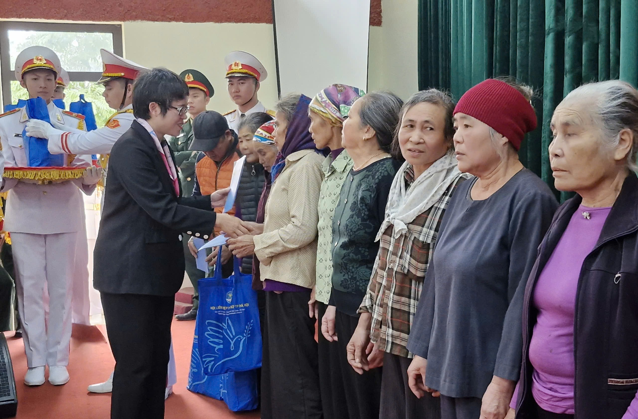 Tết Quân dân ở xã đảo Minh Châu - ảnh 15