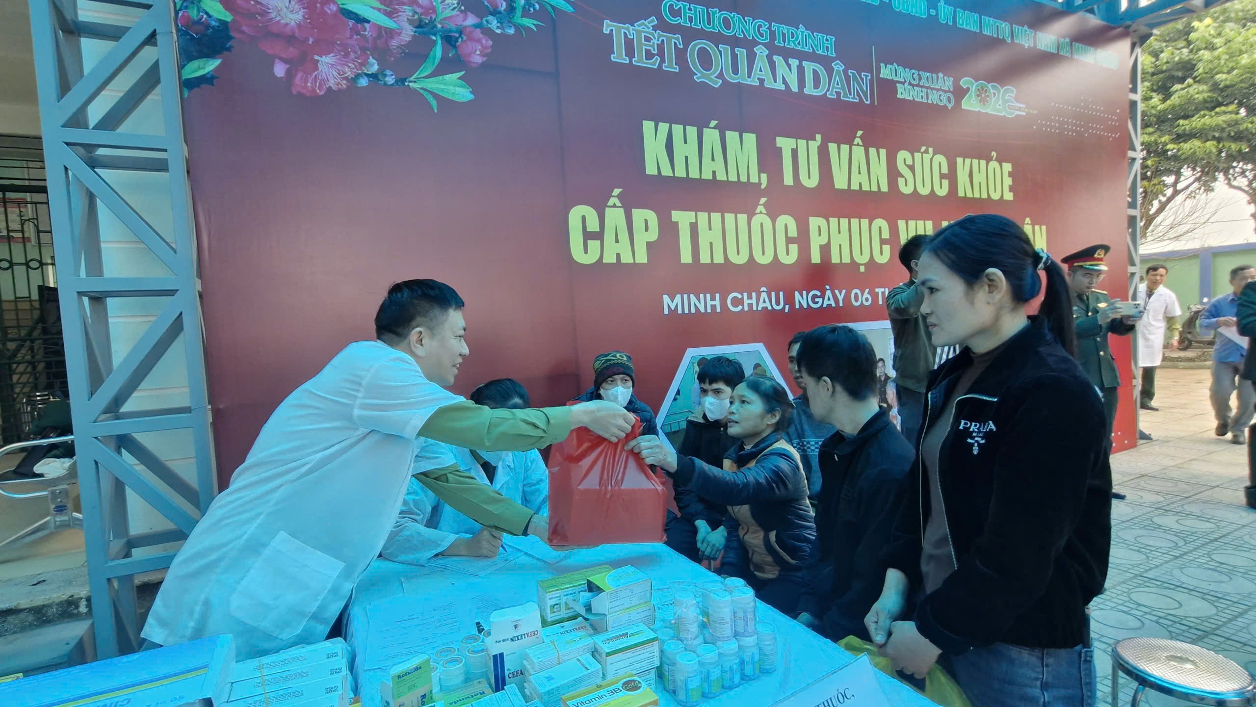 Tết Quân dân ở xã đảo Minh Châu - ảnh 7