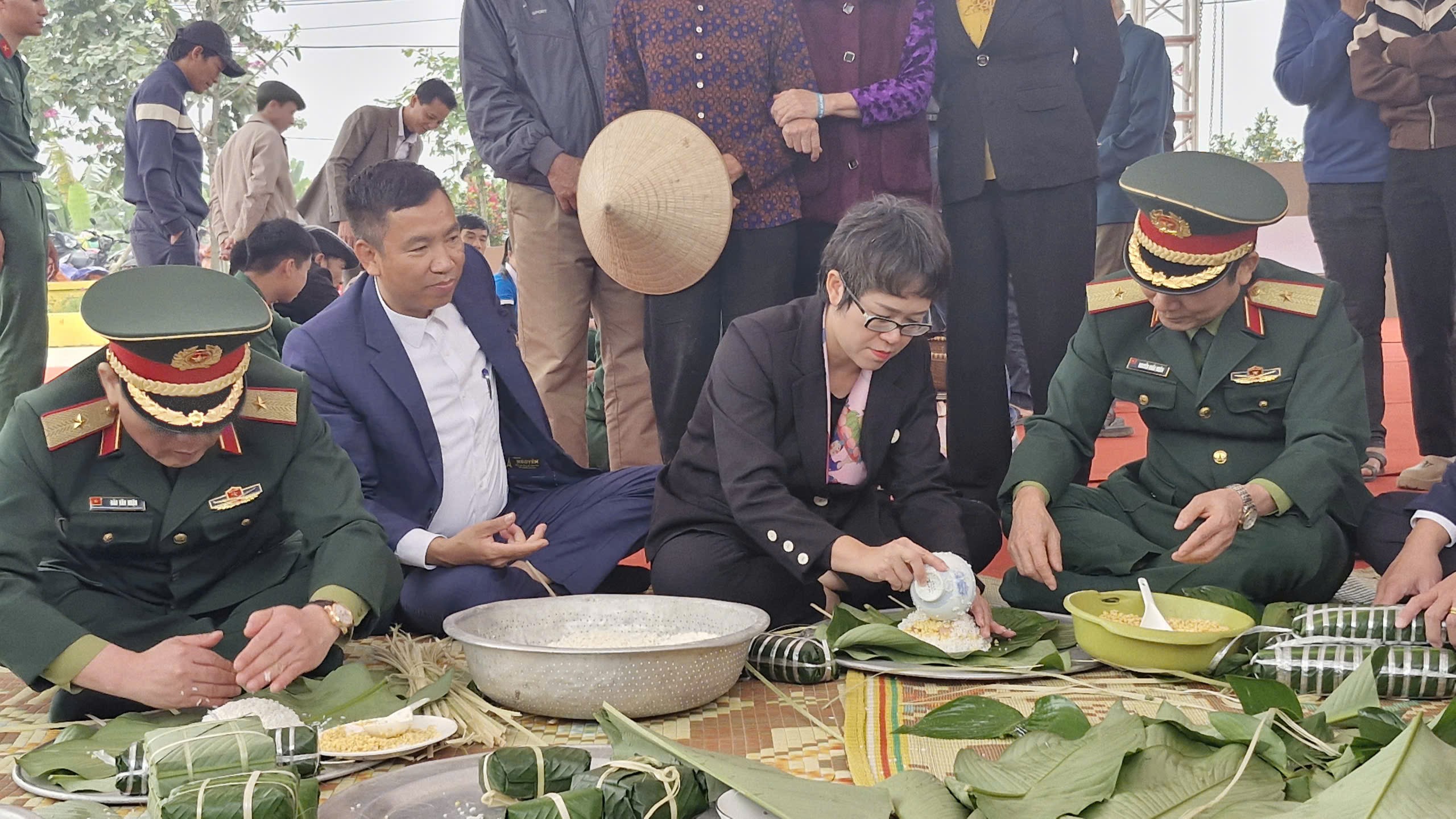 Tết Quân dân ở xã đảo Minh Châu - ảnh 4