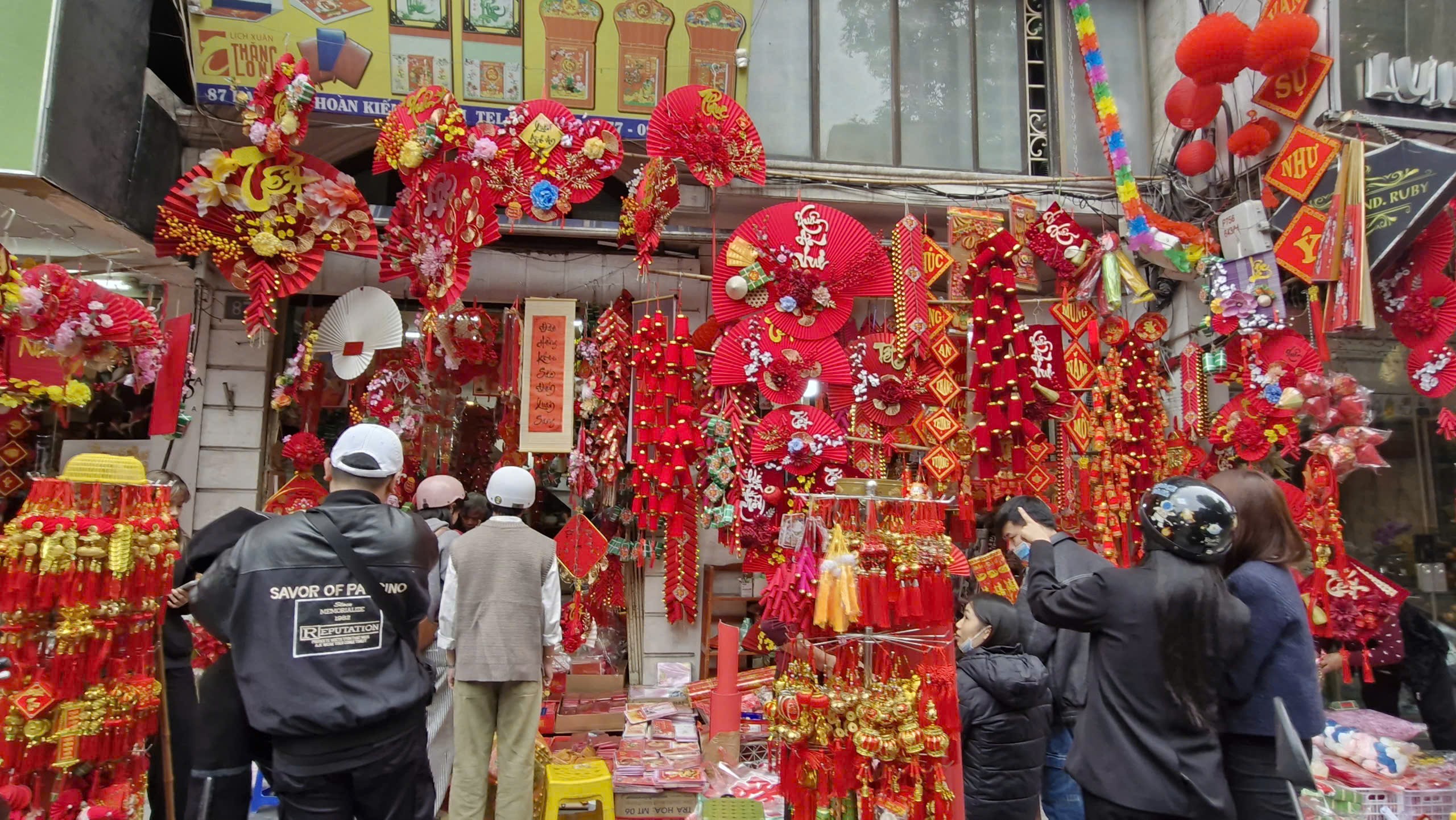 Rộn ràng phố cổ đón Xuân sang - ảnh 1