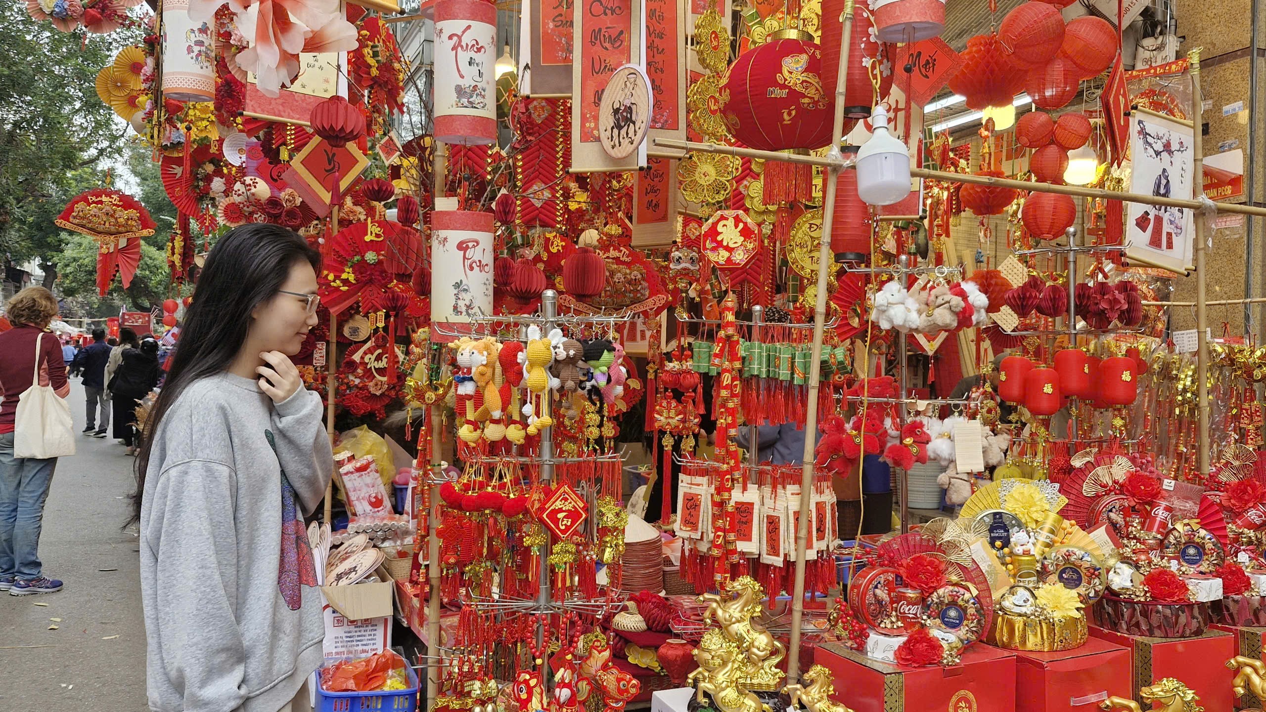 Rộn ràng phố cổ đón Xuân sang - ảnh 4