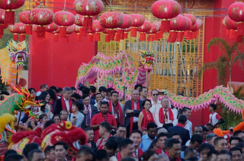 Người dân các nước châu Á đón Tết Nguyên đán Bính Ngọ - ảnh 4