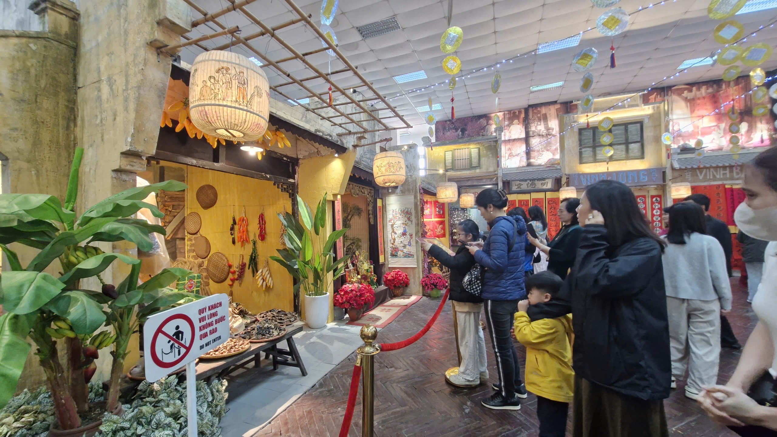 Hoàng Thành Thăng Long tiếp tục hút khách du xuân - ảnh 8