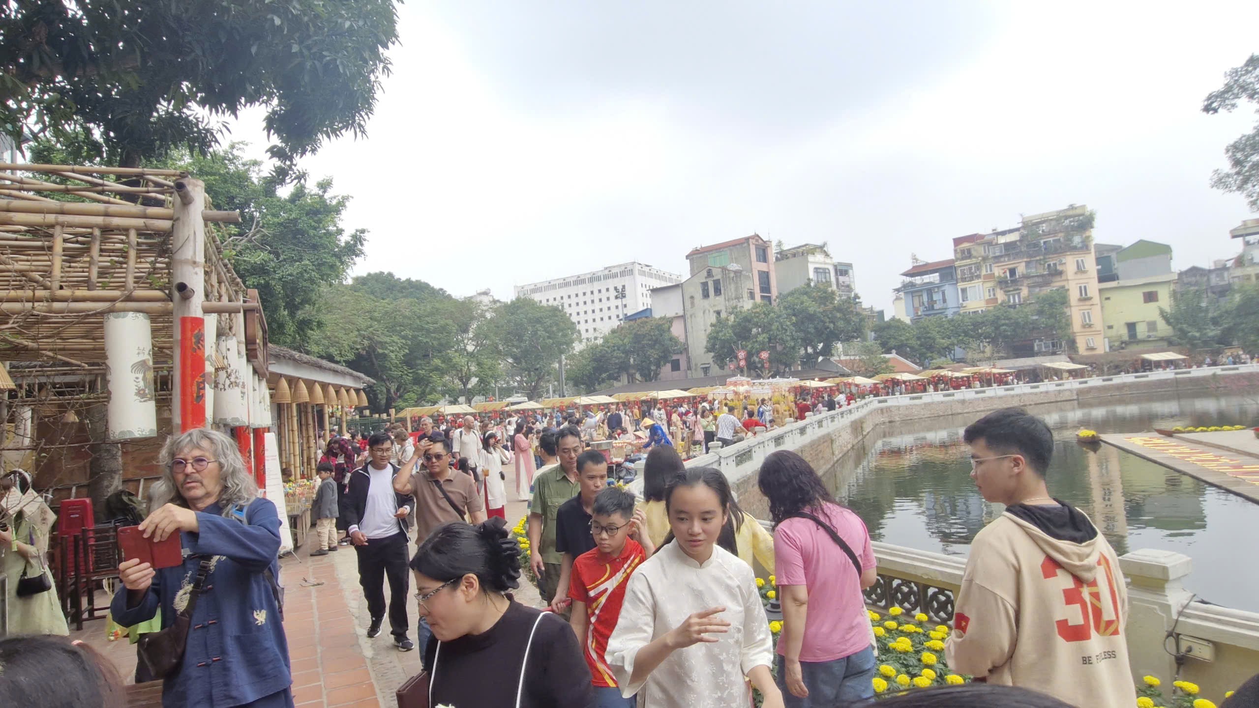 Trải nghiệm không gian Tết cổ truyền tại Văn Miếu Quốc Tử Giám  - ảnh 1