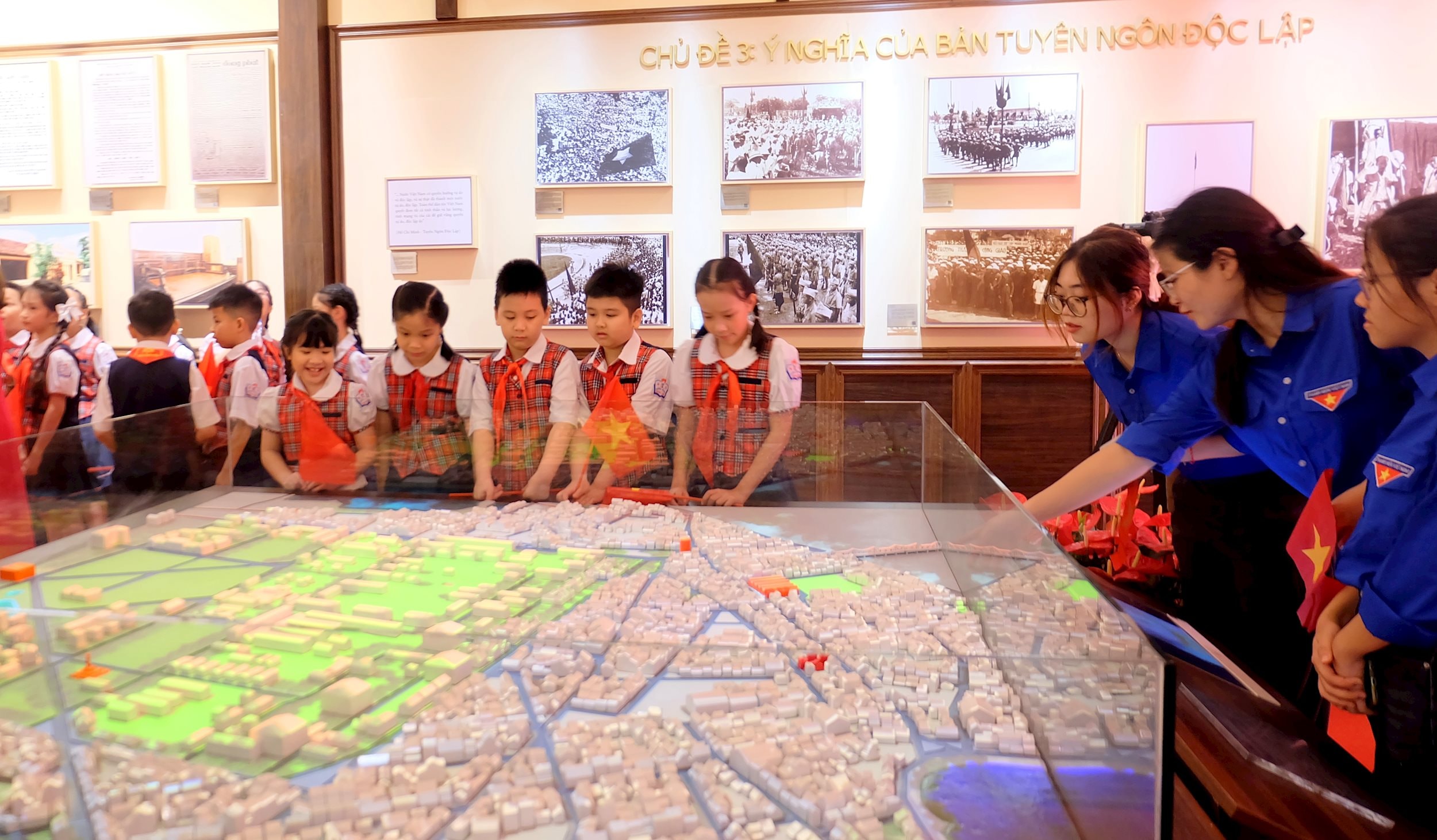 Bài 2: Đưa văn hoá nâng tầm du lịch Thủ đô - ảnh 1