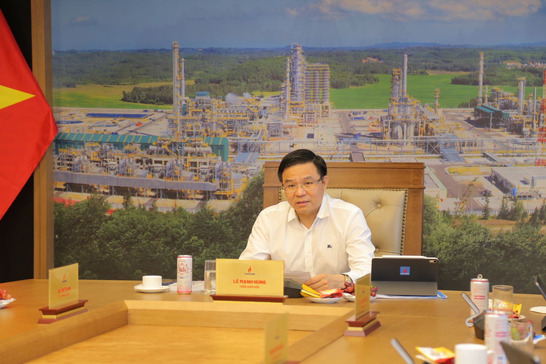 Petrovietnam tiếp tục duy trì sản lượng khai thác, nộp ngân sách hơn 66 nghìn tỷ đồng - ảnh 1