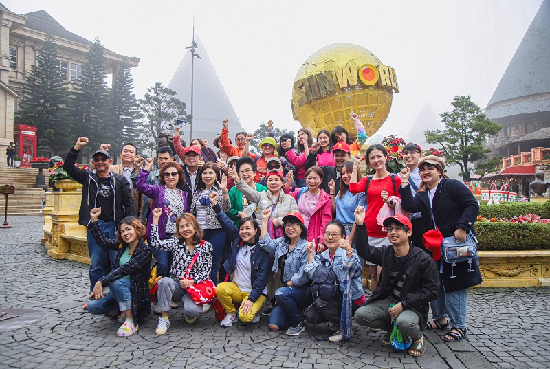 Du khách “phải lòng” không khí lễ hội cuối năm tại Sun World Ba Na Hills - ảnh 1