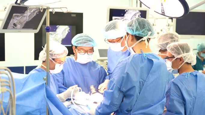 Vinmec: Ứng dụng thành công kỹ thuật “cá thể hóa” thay khớp háng “4 không” - ảnh 4
