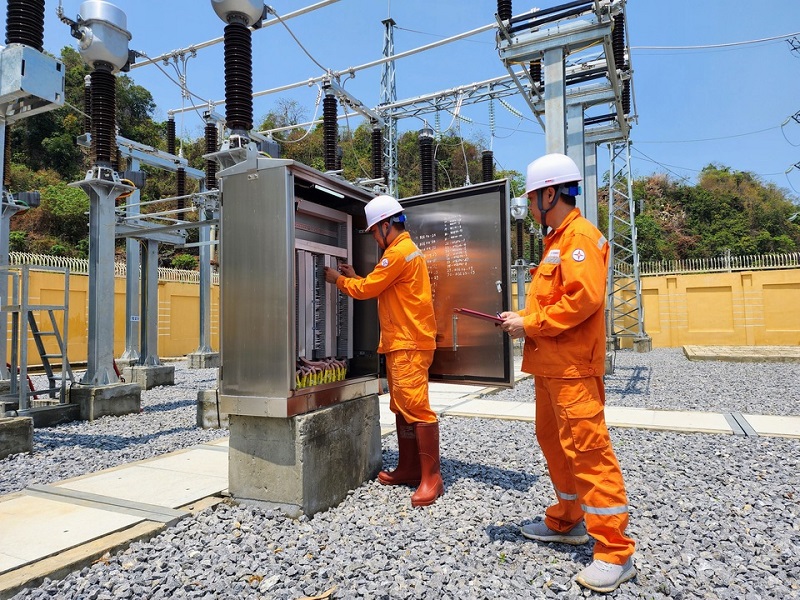 EVN đảm bảo cung cấp điện an toàn, ổn định trong dịp nghỉ lễ Giỗ Tổ Hùng Vương và dịp lễ 30/4-1/5 - ảnh 1