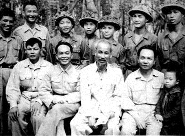 Di chúc của Hồ Chủ tịch là kim chỉ nam soi đường cho dân tộc ta - ảnh 2