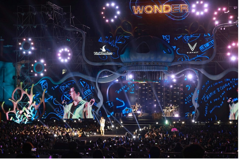 Hơn 8.000 khán giả “cháy” suốt hơn 6 tiếng cùng Charlie Puth và dàn sao Việt tại 8Wonder - ảnh 2