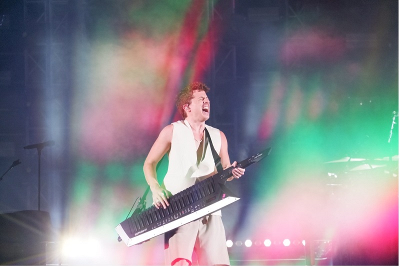 Hơn 8.000 khán giả “cháy” suốt hơn 6 tiếng cùng Charlie Puth và dàn sao Việt tại 8Wonder - ảnh 4