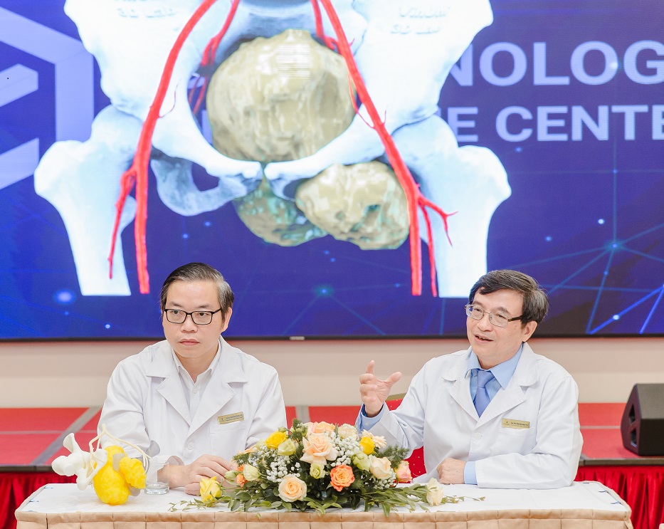 Chàng trai trẻ vượt “cửa tử” sau ca phẫu thuật khối u xương khổng lồ cực hiếm gặp - ảnh 1