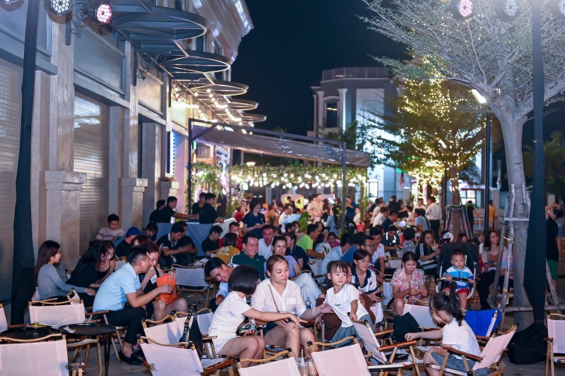 Gần 900 nghìn người đổ về “Vũ trụ Vin” từ Bắc chí Nam countdown đón năm mới - ảnh 14