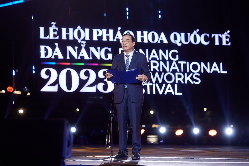 Khán giả pháo hoa Đà Nẵng: “Tôi nổi da gà khi âm nhạc và pháo hoa nổi lên” - ảnh 2