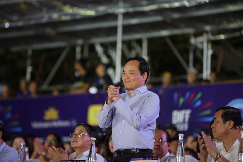 Khán giả pháo hoa Đà Nẵng: “Tôi nổi da gà khi âm nhạc và pháo hoa nổi lên” - ảnh 1