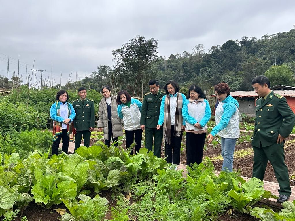 Hội LHPN Hà Nội thực hiện chương trình “Đồng hành cùng phụ nữ biên cương” tại huyện Mường Nhé, Điện Biên - ảnh 6