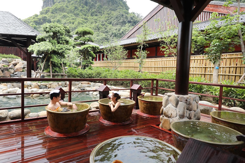Quảng Ninh và những điểm “đã đến là không muốn về” trong mùa hè này - ảnh 11
