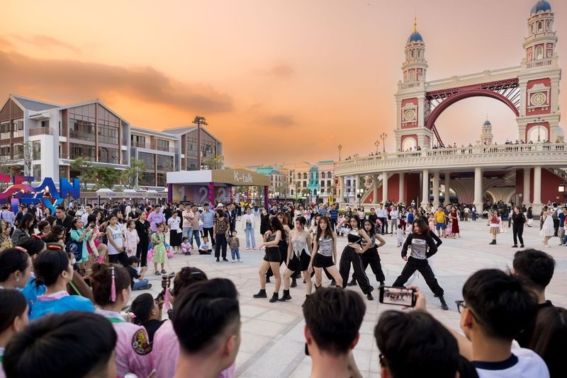 Ngắm phố cổ Hàn Quốc được tái hiện đỉnh cao tại K-Town - ảnh 3